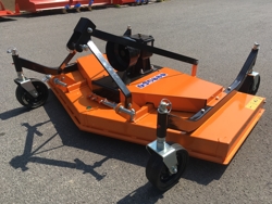 sichelmäher mit 3 horizontal angelegten messern 150cm mod dm 150