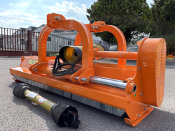 mittelschwerer mulcher mit hydraulische seitenverstellung für alle mittleren traktoren mit reifen oder gleisketten mod grizzly 200