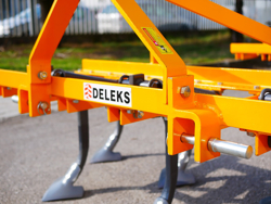 cultivator with duck foot tynes working width 165cm cultivator for agricultural tractore mod de 140 7 v