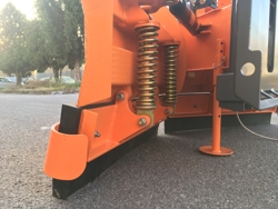 lame à neige étrave pour chargeurs compacts lnv 220 m