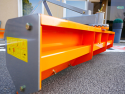 lame niveleuse 110cm pour tracteur kubota iseki mod dl 110