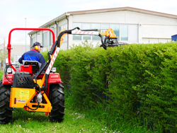 epareuse hydraulique pour tracteur avec broyeur ou taille haie mod airone 130 tr