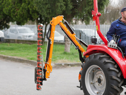 epareuse hydraulique pour tracteur avec broyeur ou taille haie mod airone 180 tr