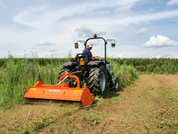 broyeur à marteaux déportable tigre 200 pour herbe et sarments