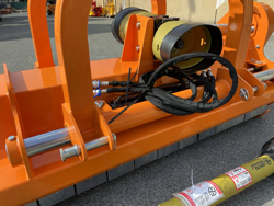 broyeur à marteaux déportable hydraulique pour tracteur mod grizzly 200