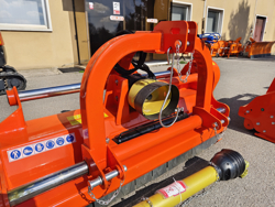 broyeur à marteaux déportable hydraulique pour tracteur mod cervo 180