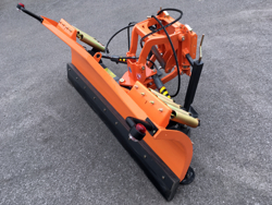 frontalt snøblad med universell plate for traktor ln 175 a
