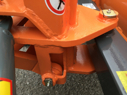 frontalt snøblad med universell plate for traktor ln 175 a