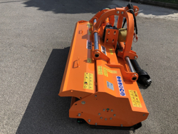 slagklipper beitespusser med justerbar sideforskyvning for traktorer toro 240