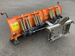 frontalt snøblad med 3 punkts feste for traktor ln 250 c