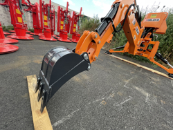 universal bakmontert traktorgraver med grabb mod drs 2000