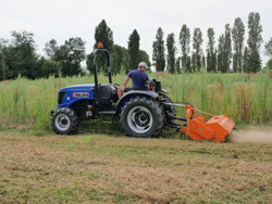 slagklipper med justerbar sideforskyvning beitepusser for middels store traktorer mod tigre 160