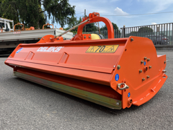 slagklipper med justerbar sideforskyvning beitepusser for middels store traktorer mod tigre 160