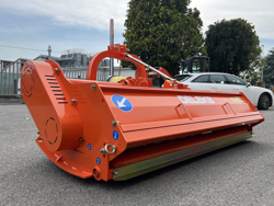 slagklipper med justerbar sideforskyvning beitepusser for middels store traktorer mod tigre 160