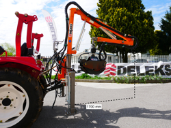 macara forestieră hidraulică cu graifer lemn pentru spate tractor mod crab 3000