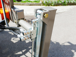 macara forestieră hidraulică cu graifer lemn pentru spate tractor mod crab 3000