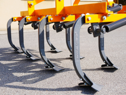 cultivator extirpator cu 7 ancore lățime 140cm dălți tip sageata mod de 140 7 v