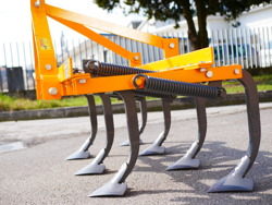 cultivator extirpator cu 7 ancore lățime 140cm dălți tip sageata mod de 140 7 v