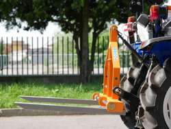 furcă pentru palete la tractoare precum ferrari mod d 300