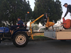 elevator hidraulic pentru tractor mod el 200