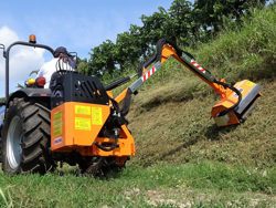 tocatoare cu brat articulat hidraulic cu tocator sau cositoare mod airone 80