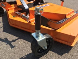 cositoare de gazon pentru tractoare agricole cu 3 cuțite pentru parcuri și peluze mod dm 150