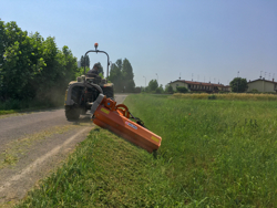 tocatoare laterală cu cutie interioară pentru tractor fructifer și terasamente deleks