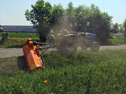 tocatoare laterală cu cutie interioară pentru tractor fructifer și terasamente deleks