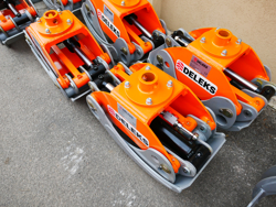 graifer trunchiuri de lemn pentru mini excavatoare sau manipulatoare hidraulice mod dk 16