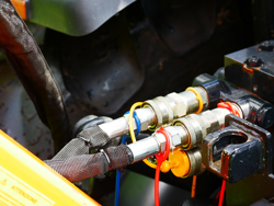 burghiu pamant cu cardanul homocinetic și pistonul hidraulic pe braț pentru tractoare mod l 50h