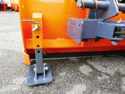 plug de zapada 250cm cu placa de montare serie medie pentru tractor mod ln 250 a