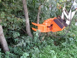 graifer forestier hidraulic cu lama de taiere atasata pentru mini excavator cleste mod cf 11