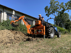 brat excavator universal cu cupa pentru tractoare agricole mod drs 2000t