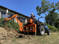 brat excavator universal cu cupa pentru tractoare agricole mod drs 2000t