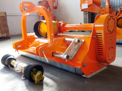 tocator pentru tractoare de tip kubota carraro deplasabil larg 100cm cu ciocane sau cuțite mod lince sp100