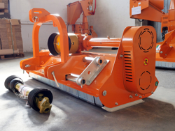 tocator pentru tractoare de tip kubota carraro deplasabil larg 100cm cu ciocane sau cuțite mod lince sp100