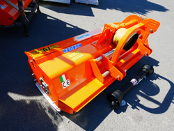 tocator de resturi vegetale cu ciocane seria medie 185cm pentru tractoare de livadă leopard 180 sp