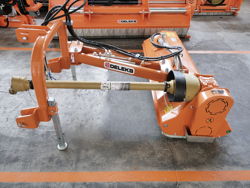 concasor lateral deplasabil pentru tractor pentru șanțuri și docuri mod volpe 165