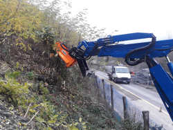 mărunțitor tufiș hidraulic forestier pentru mini excavator tăiere 80 cm mod arh 80