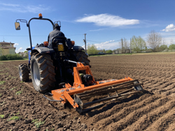 grapa rotativa cu tavalug pentru tractor mod kr 120