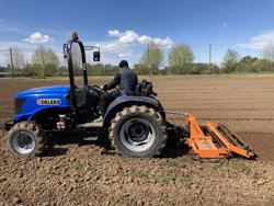 grapa rotativa cu tavalug pentru tractor mod kr 160