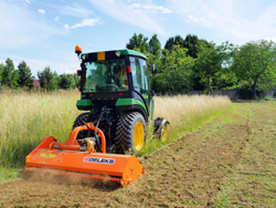 tocător cu deplasare hidraulică pentru tractoare mod jaguar 130