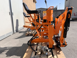 retroexcavator cu cupă montat pentru tractor agricol mod drs 1000t