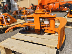 graifer forestier hidraulic cu lama de taiere atasata pentru mini excavator cleste mod cf 10