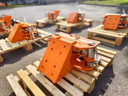 graifer forestier hidraulic cu lama de taiere atasata pentru mini excavator cleste mod cf 10