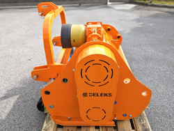 tocator de resturi vegetale cu ciocane seria medie 120cm pentru tractoare de livadă lincione 120 sp