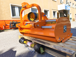 tocator reversibil de resturi vegetale cu ciocane seria medie 120cm pentru tractoare de livada lincione 120 sp rev