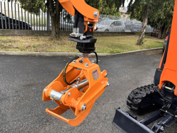 cleste hidraulic cu o capacitate de incarcare de 400 kg cu un rotor 360 pentru mini excavatoare mod dk 10h gr 10