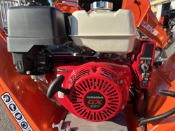 concasor crengi cu motor cu ardere internă honda producție de așchii de lemn mod dk 800 honda