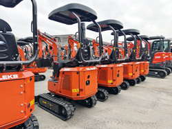 mini excavator compact m80